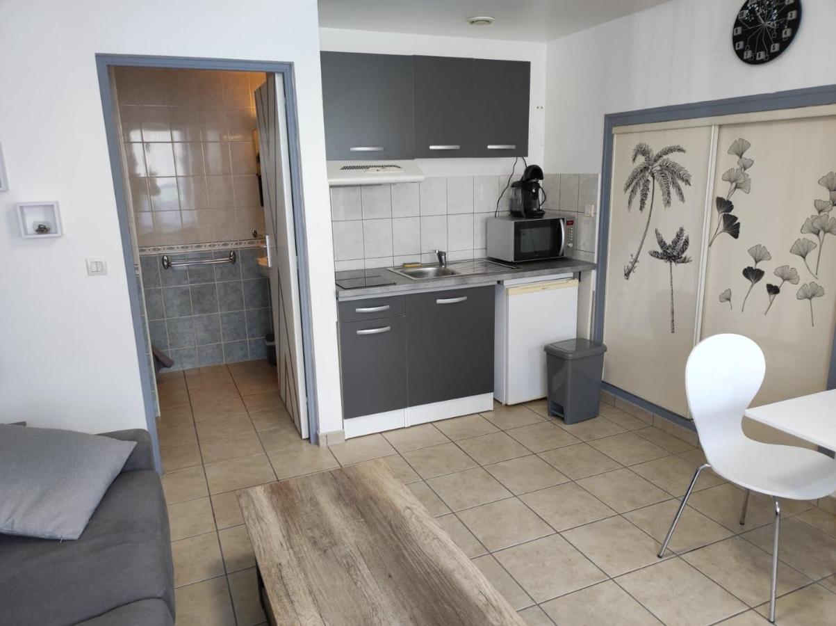 Studio 2 Personnes En Centre Ville Saint-Pierre-de-Plesguen Esterno foto