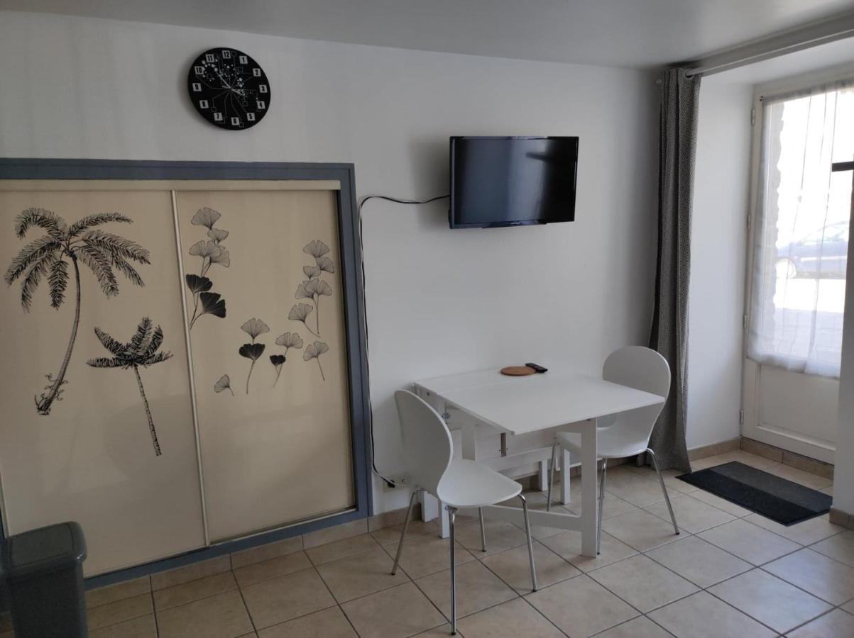 Studio 2 Personnes En Centre Ville Saint-Pierre-de-Plesguen Esterno foto
